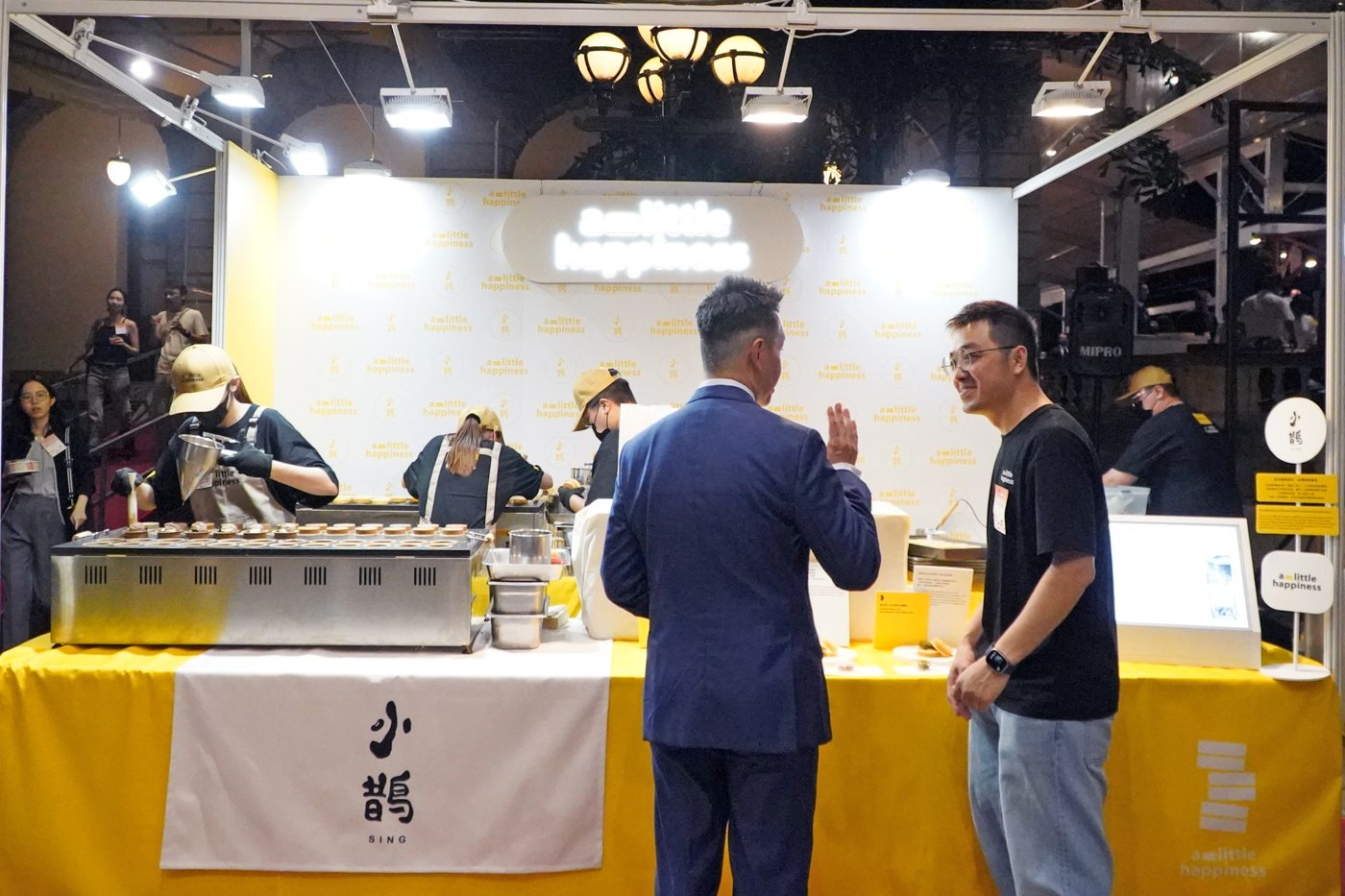 小鵲幸於國慶酒會現場出攤